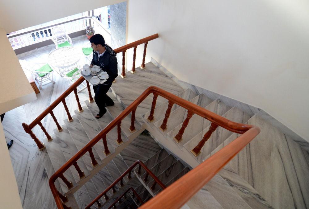 Hotel Asia Pokhara Eksteriør billede