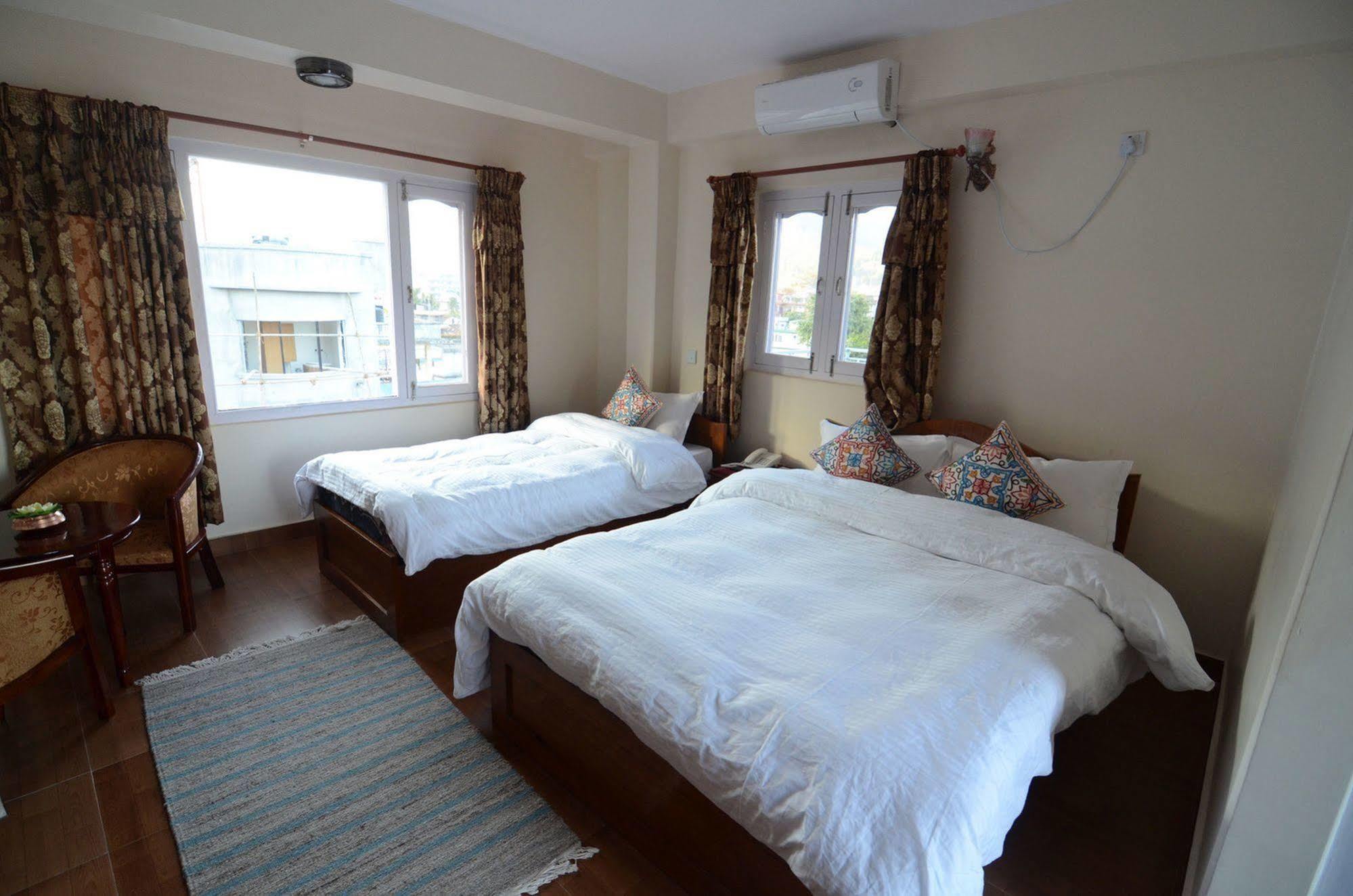Hotel Asia Pokhara Eksteriør billede